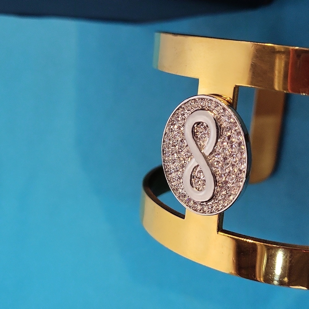 Gemm Gold Bangle - Picture 9 of 11